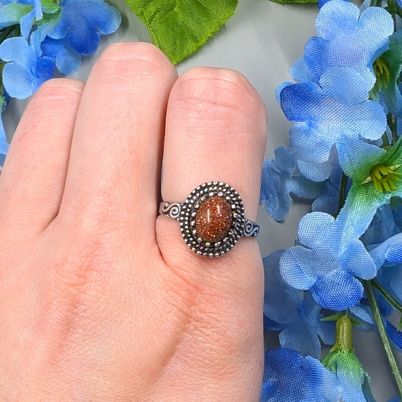 Gorgeous Genuine Sunstone Super Sparkly 925 Silver Plated Vintage Ring Size 9 - Picture 2 of 5